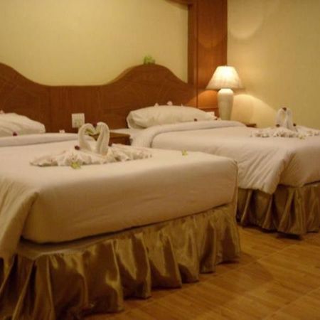 U Tai Tip Guest House Phuket Екстериор снимка